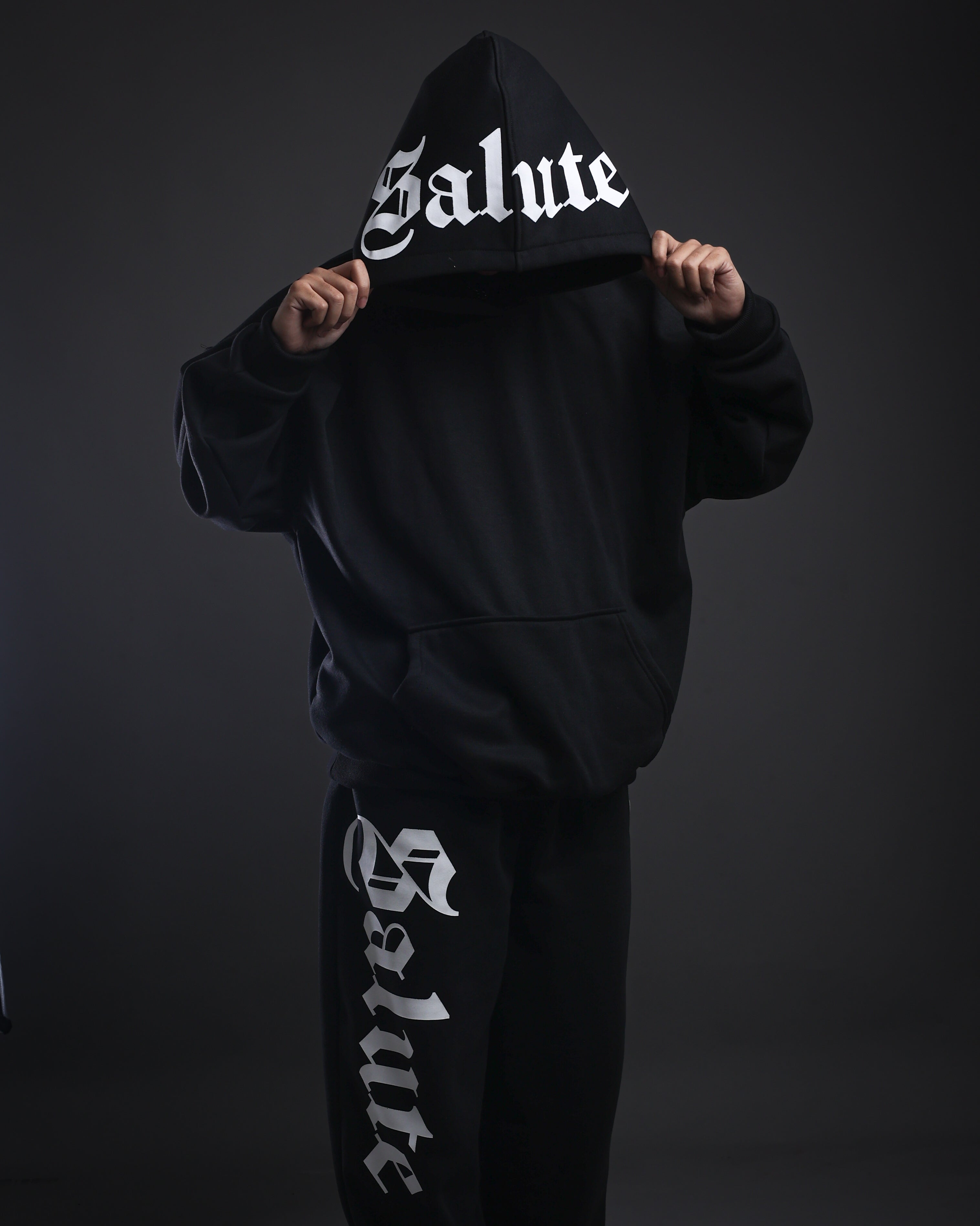Streetform Hoodie – Salute